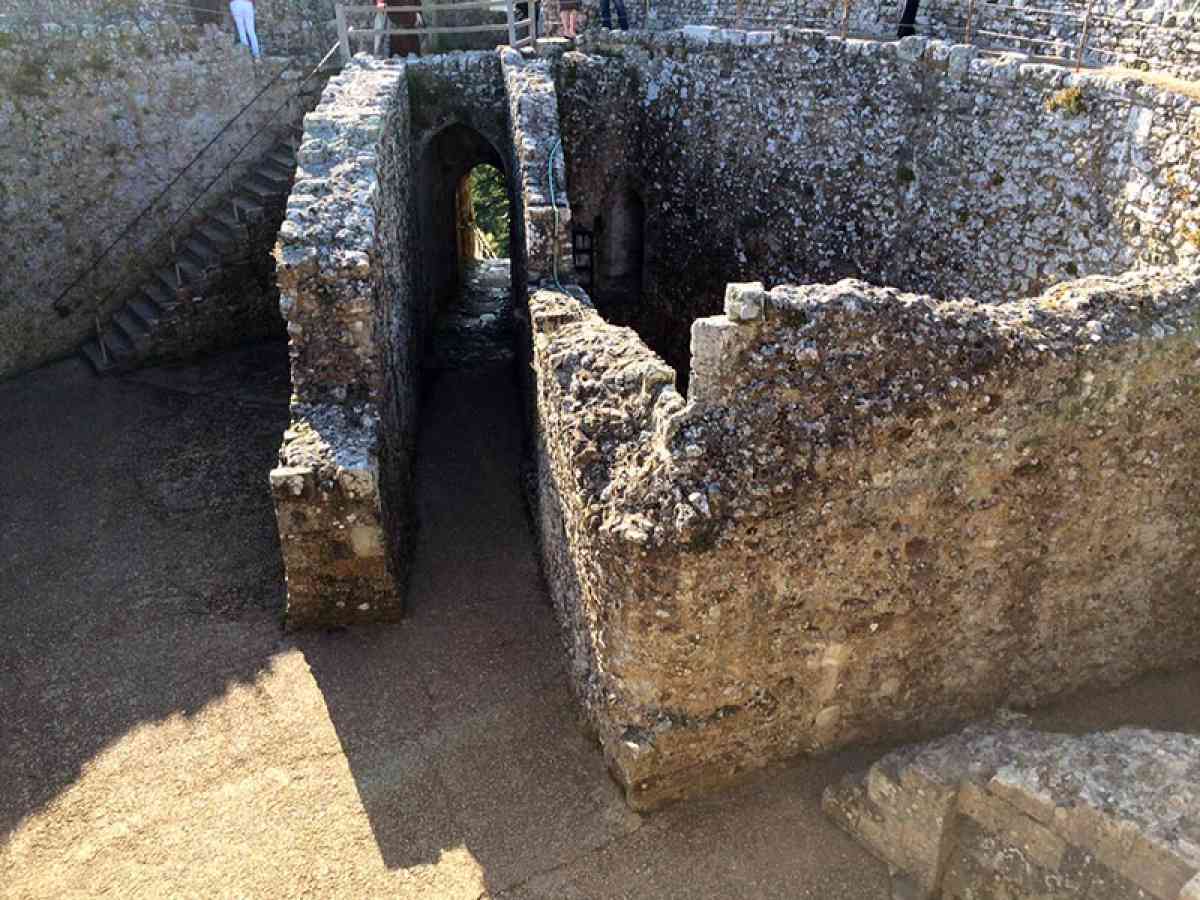 Carisbrooke Castle picture gallery